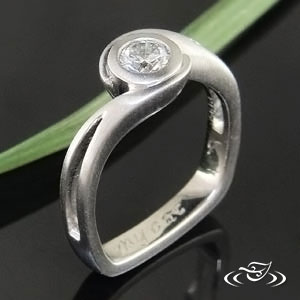 FLUSH SET DIAMOND ENGAGEMENT RING