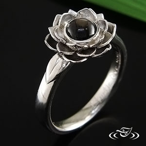 Platinum Fabricated Lotus Flower Black Star Sapphire Ring